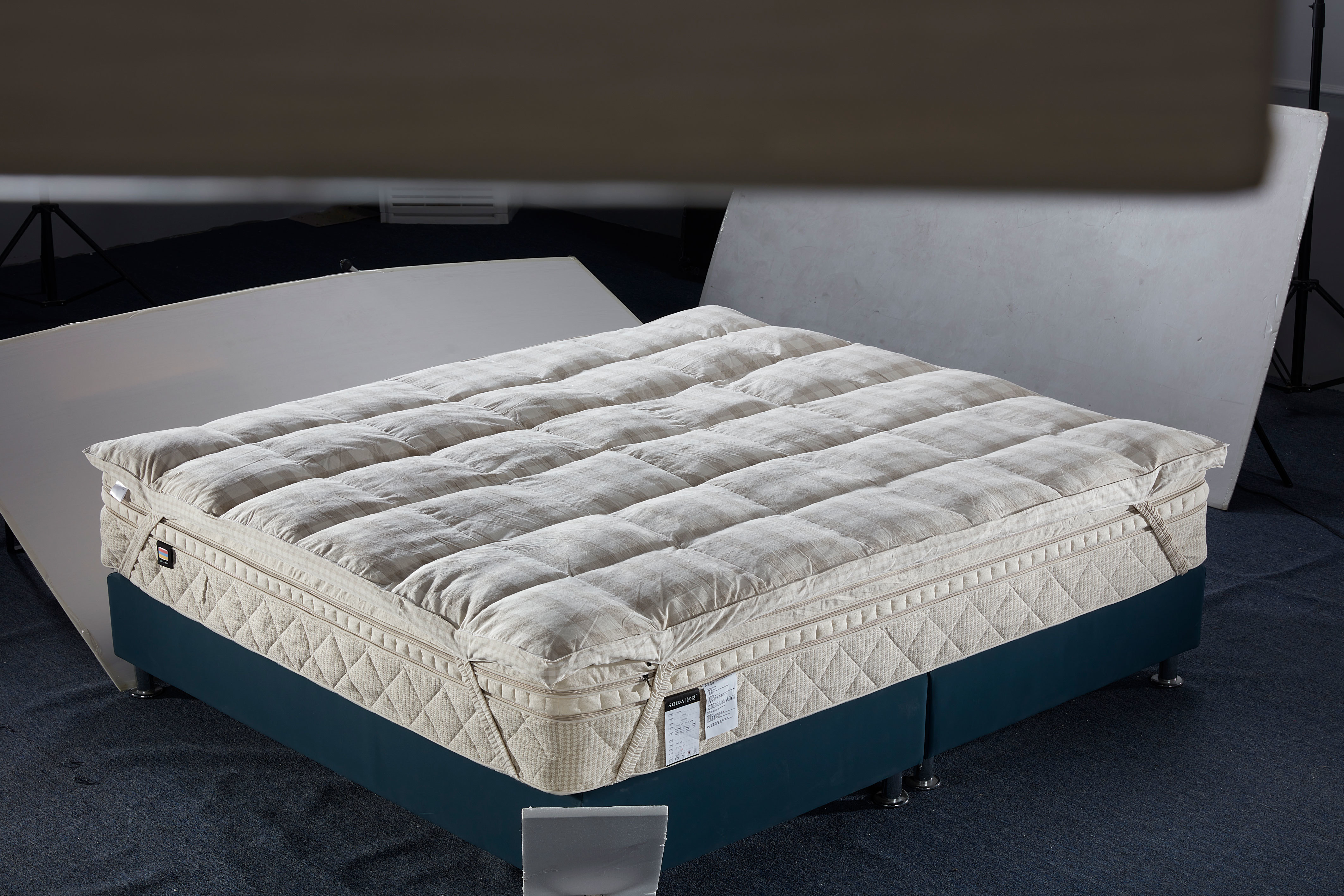 SD-02-Customize High-End Fabric Upholstered Bed