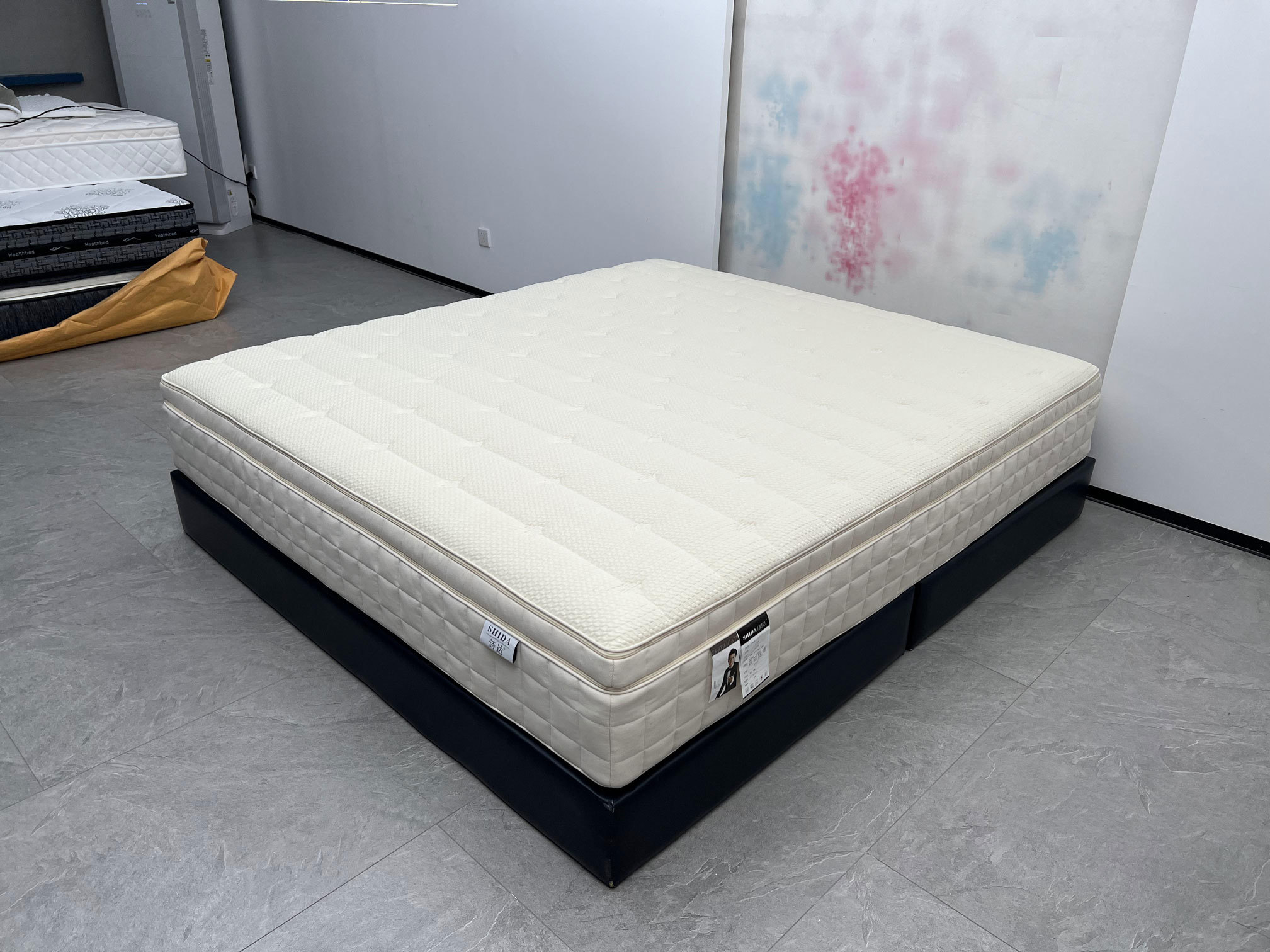 Kamose-Advanced High-End Fabric Upholstered Bed
