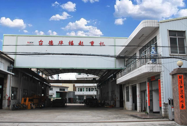钢丝绳电动葫芦中的导绳器为什么出现断裂