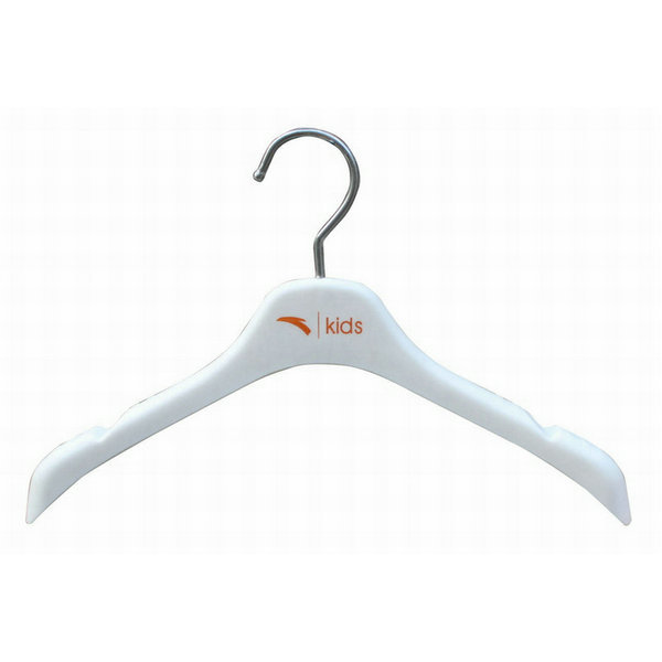 Say Goodbye to Clutter: Baby Hangers for a Neat Nursery