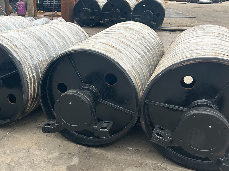 What are the characteristics of rubber conveyor belt?