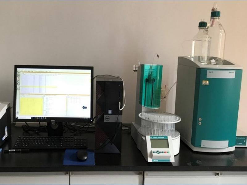 Laboratory equipment: ion chromatograph Laboratory equipment: ion chromatograph