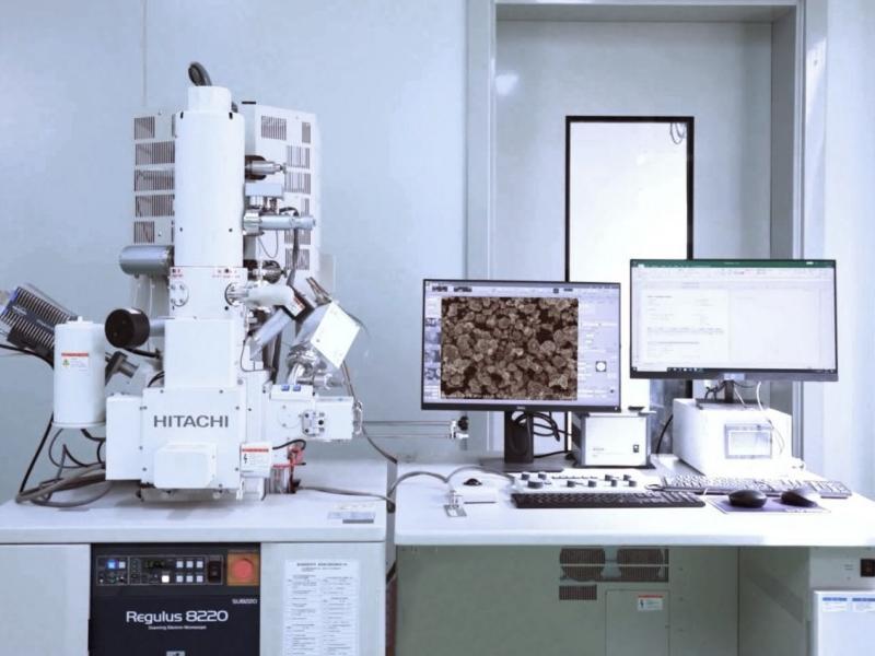 Laboratory equipment: High resolution cold field emission radio scanning microscope Laboratory equipment: High resolution cold field emission radio scanning microscope