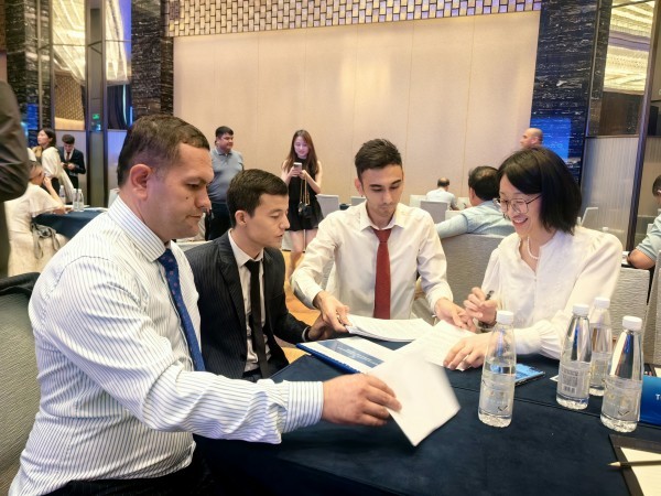 В июле 2024 года компания Wuxi Ruien Technology Co., Ltd. приняла участие в конференции по подбору и переговорам между государственными предприятиями Китая, провинции Цзянсу и Узбекистана, которая прошла в Нанкине.