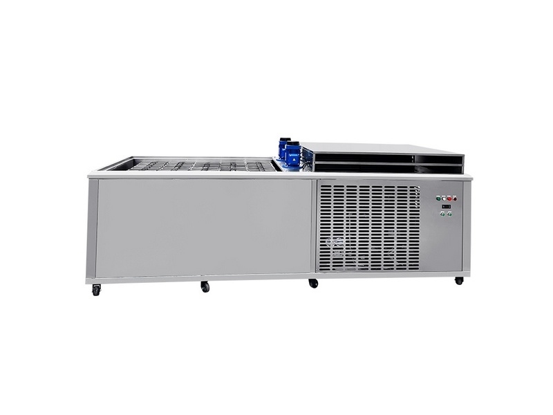 Ice blocks machine