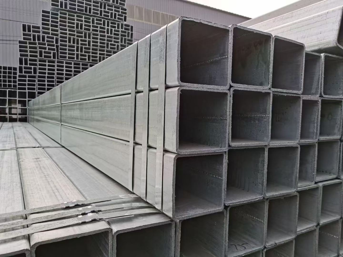 Galvanized ERW steel pipe