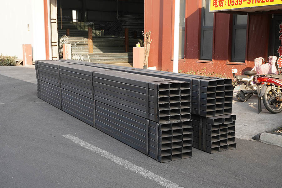 Square welded steel pipe