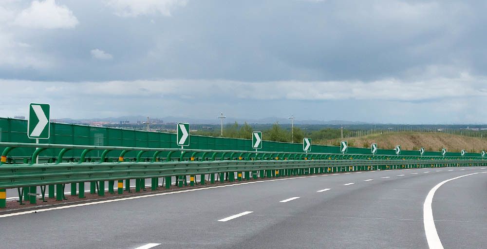 High speed guardrail