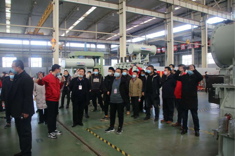 全國鑄造界百余名企業(yè)家及技術專家 蒞臨銅牛集團考察指導