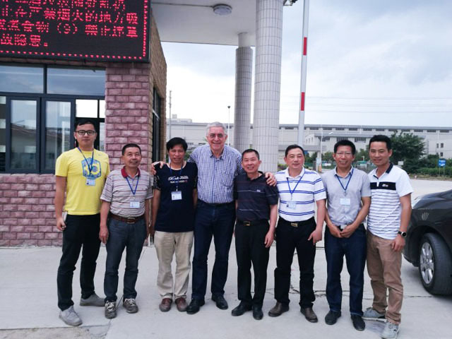 澳洲专家 Mr.Arnold J.P. Taylor 到我厂参观并指导我们的设备改造及生产工艺提升