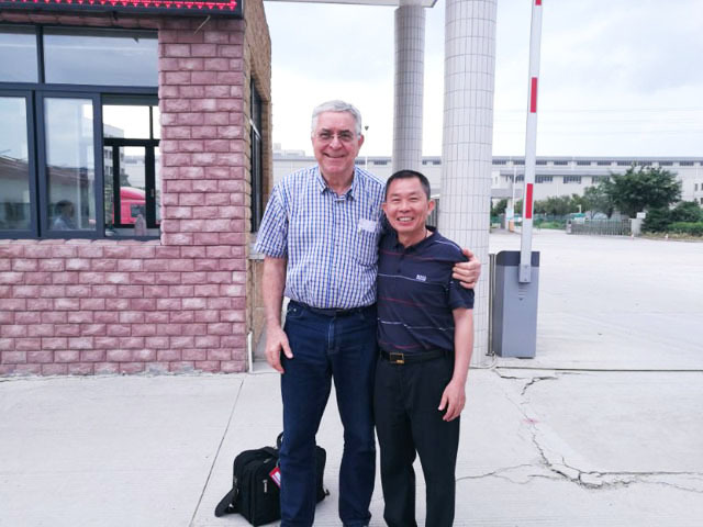 澳洲专家 Mr.Arnold J.P. Taylor 到我厂参观并指导我们的设备改造及生产工艺提升