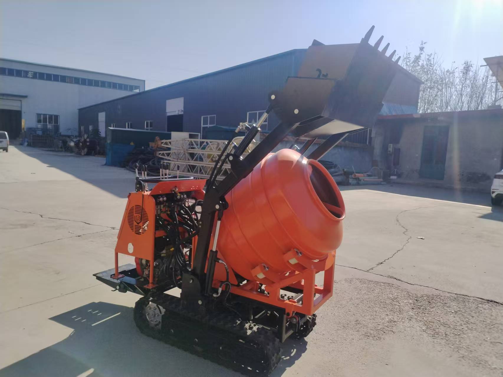Full Hydraulic 350L Mini Crawler Concrete Mixer for Construction