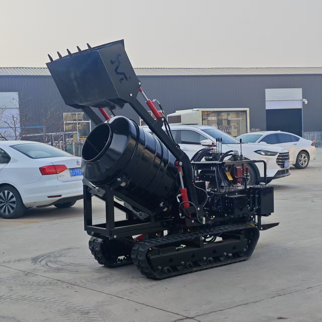 Mini 800KG Crawler Concrete Mixer for Construction