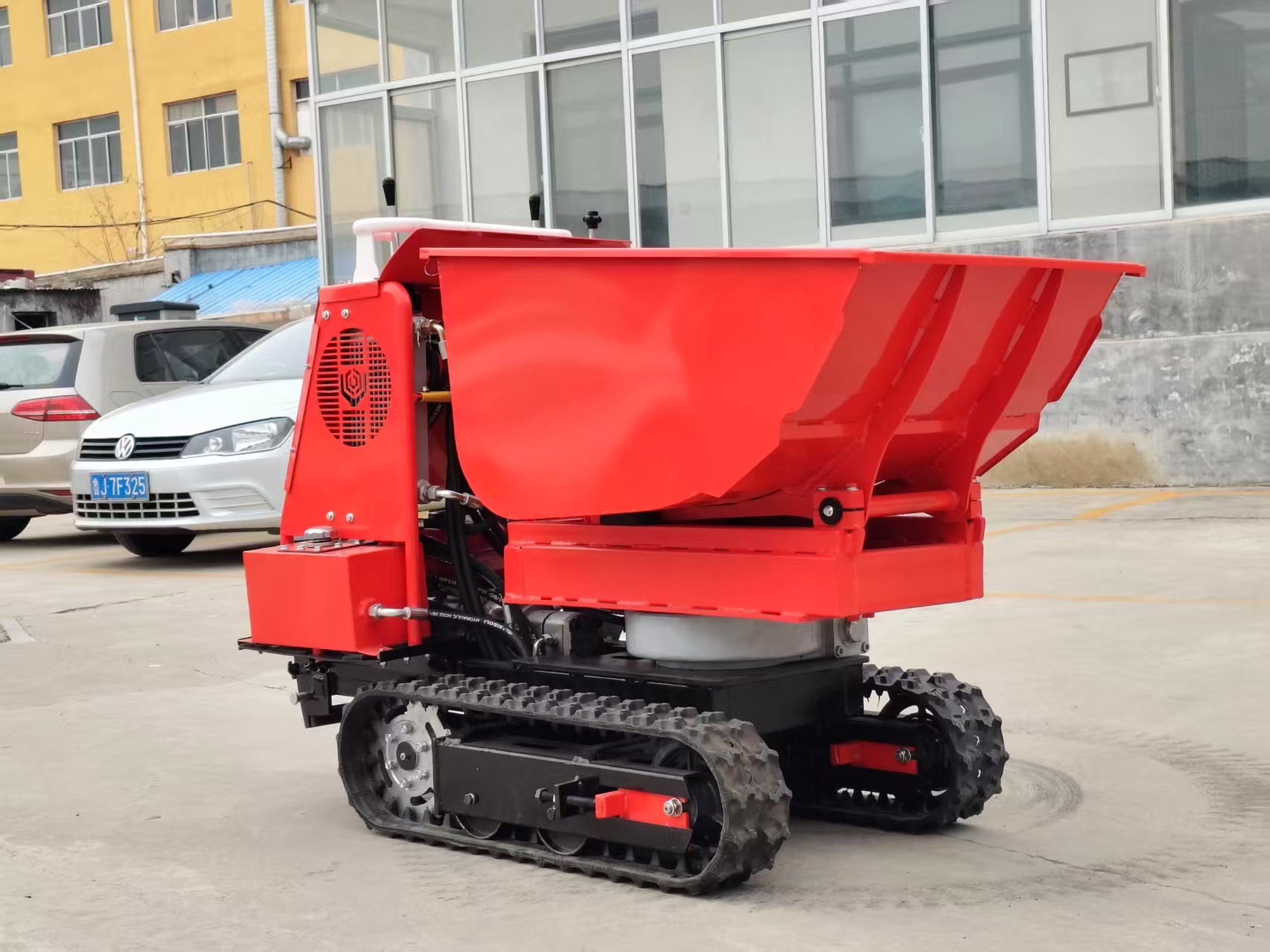 270 ° Rotating Hopper Mini 500KG Track Dumper
