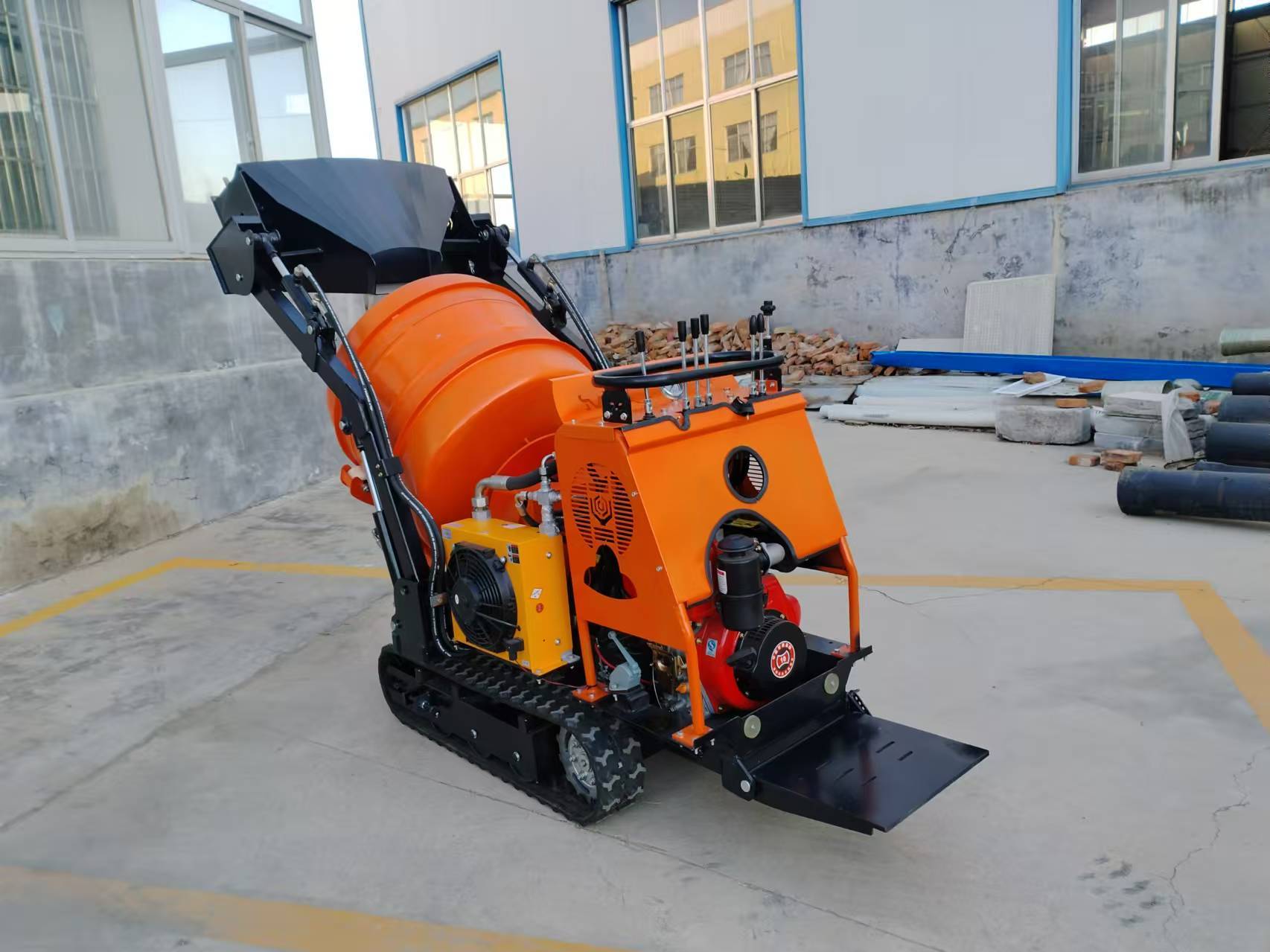 Full Hydraulic 350L Mini Tracked Concrete Mixer Low Fuel Consumption
