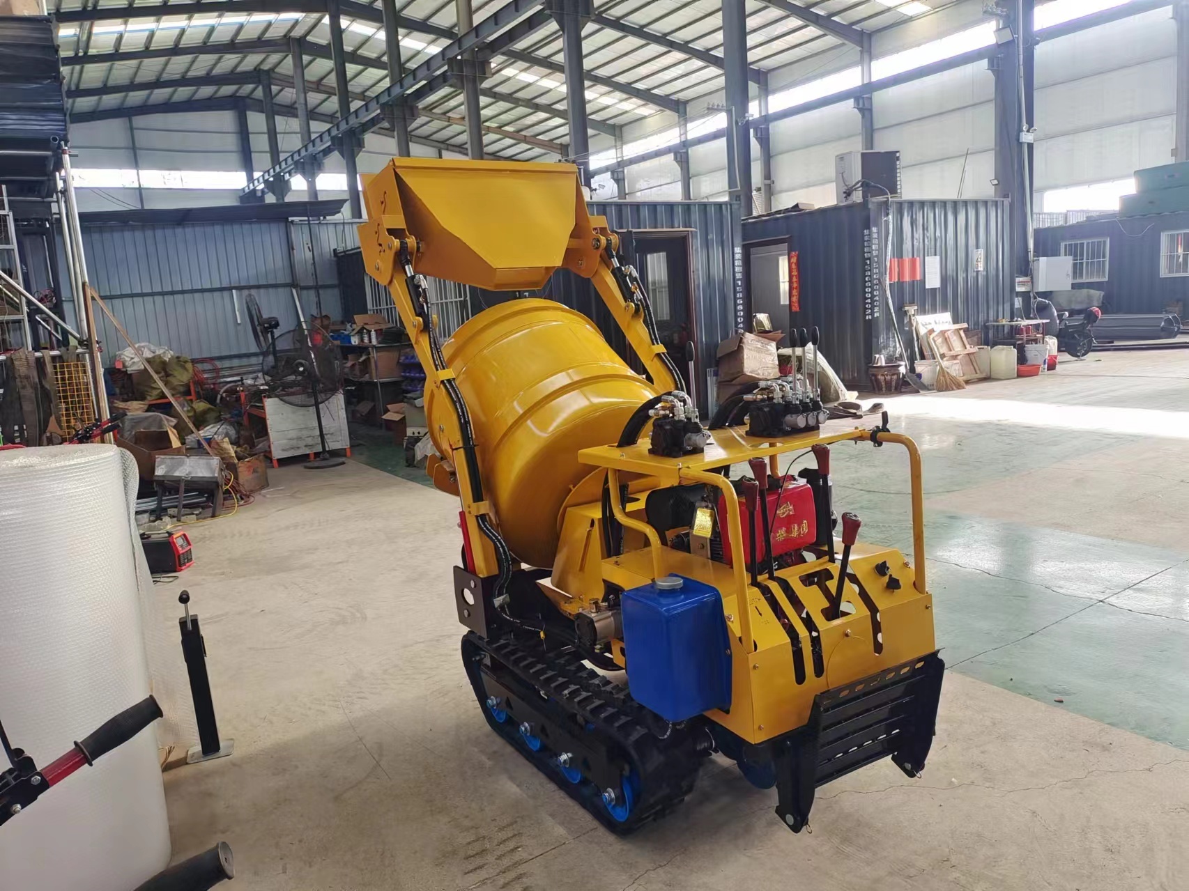 400L Mini Crawler Mixer Mini Skid Steer Mixer