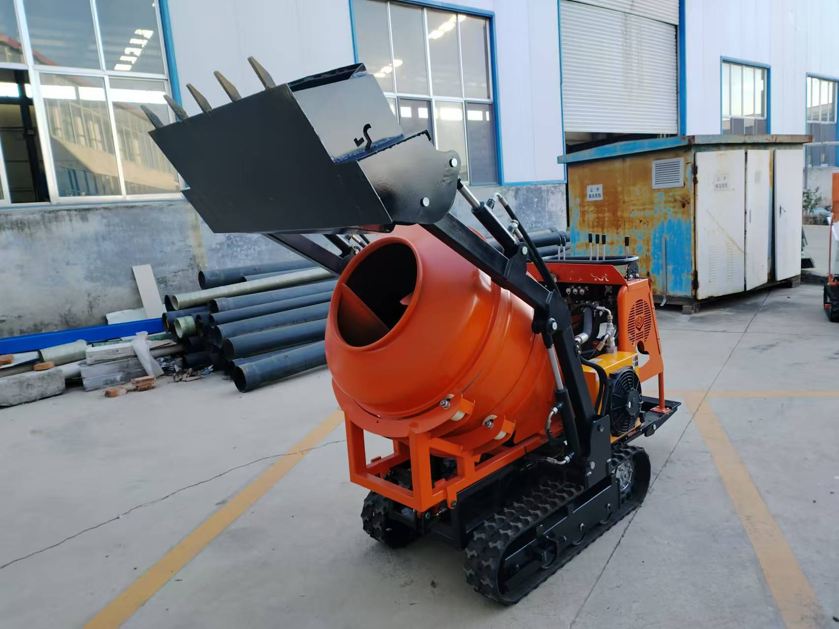 Full Hydraulic 350L Mini Tracked Concrete Mixer Low Fuel Consumption