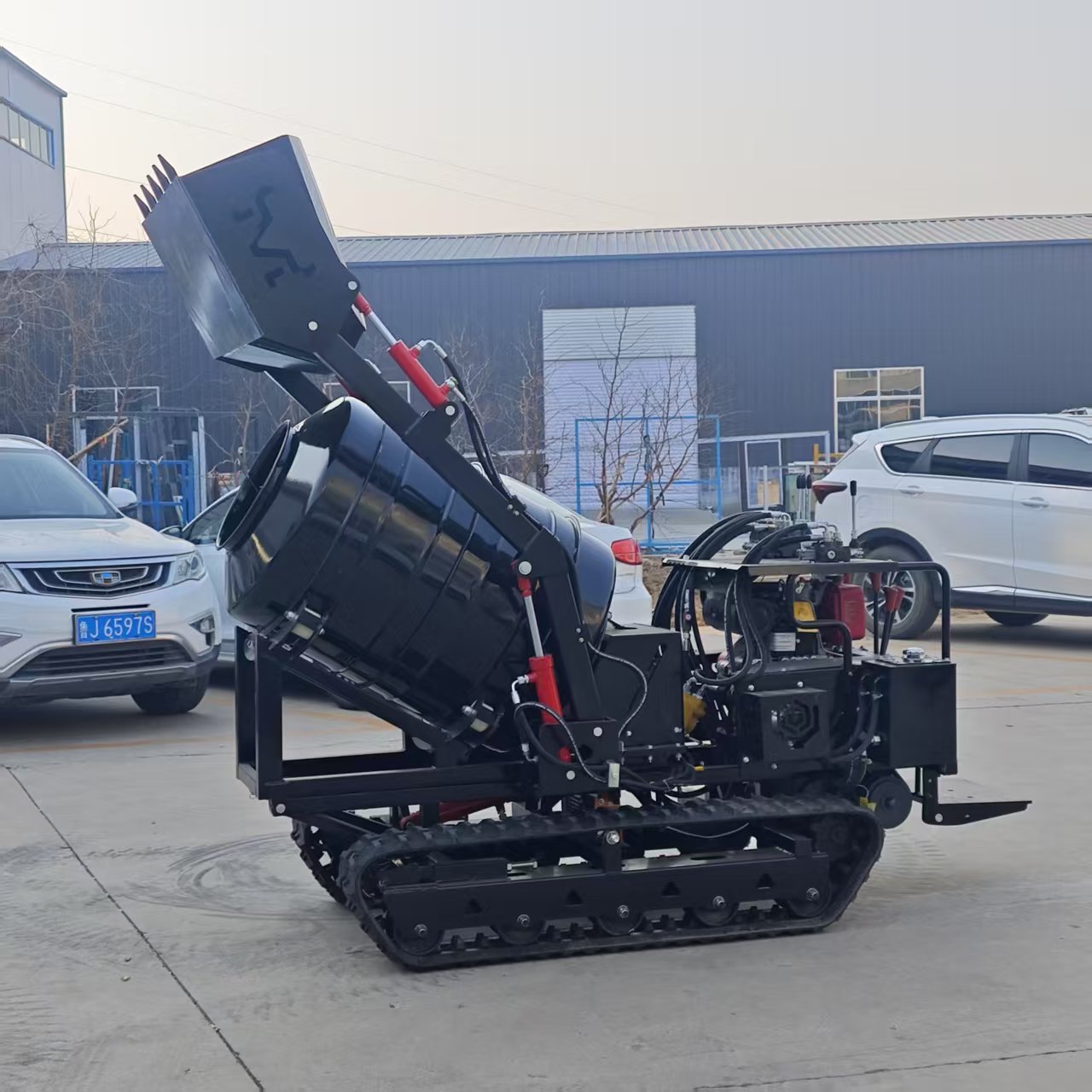 Self Loading 800L Concrete Mixer Truck for Sale