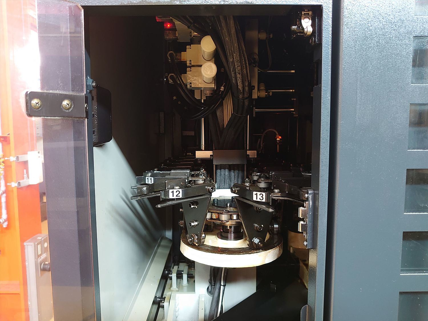 五軸加工中心 牧野V33-5XB 五軸加工中心 牧野V33-5XB