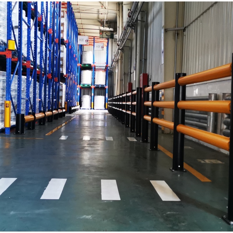 Flexible anti-collision guardrail