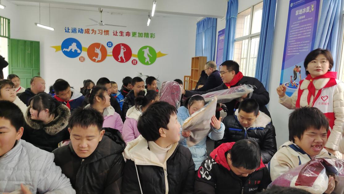 爱心筑梦