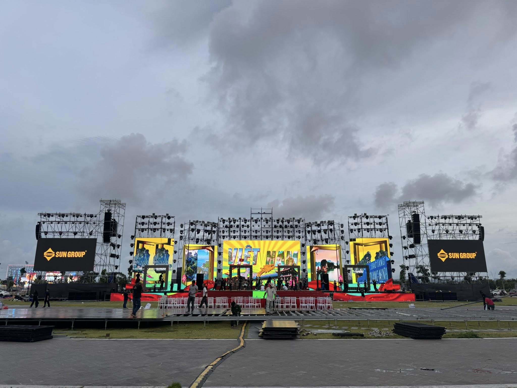 Hzaudio @ HOA HAU BIEN VIET NAM TOAN CAU 2025