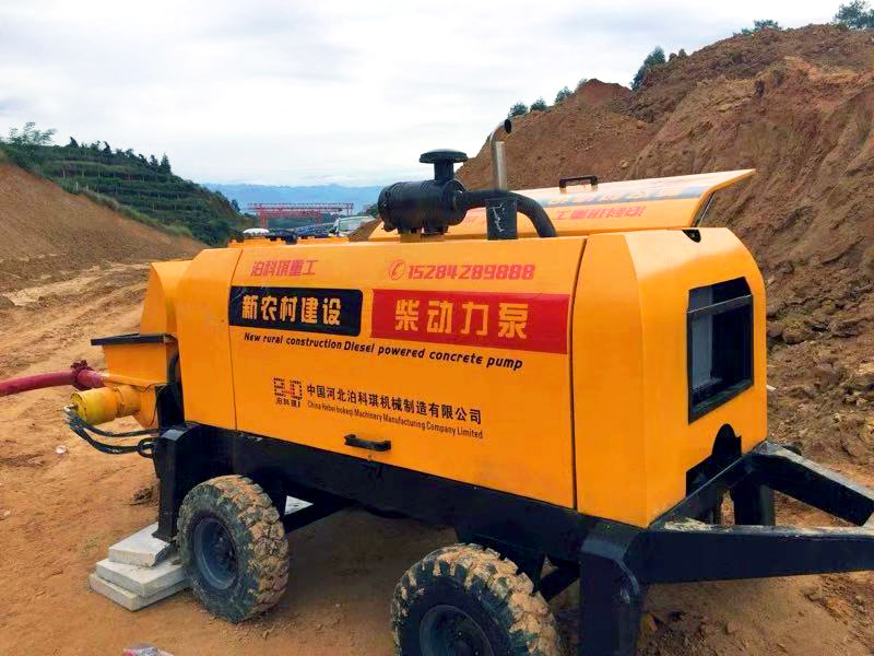 柴油混凝土输送泵助力新农村建设工程
