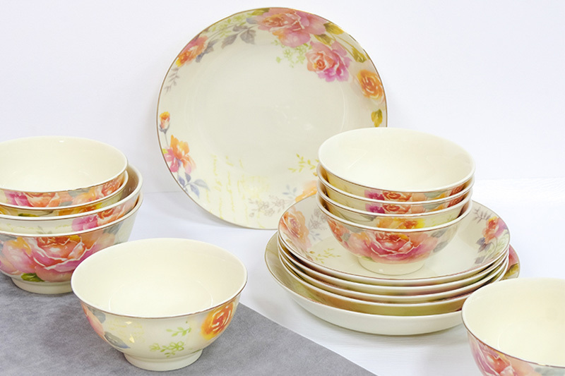 Ivory porcelain 16-piece rose edge fragrance set