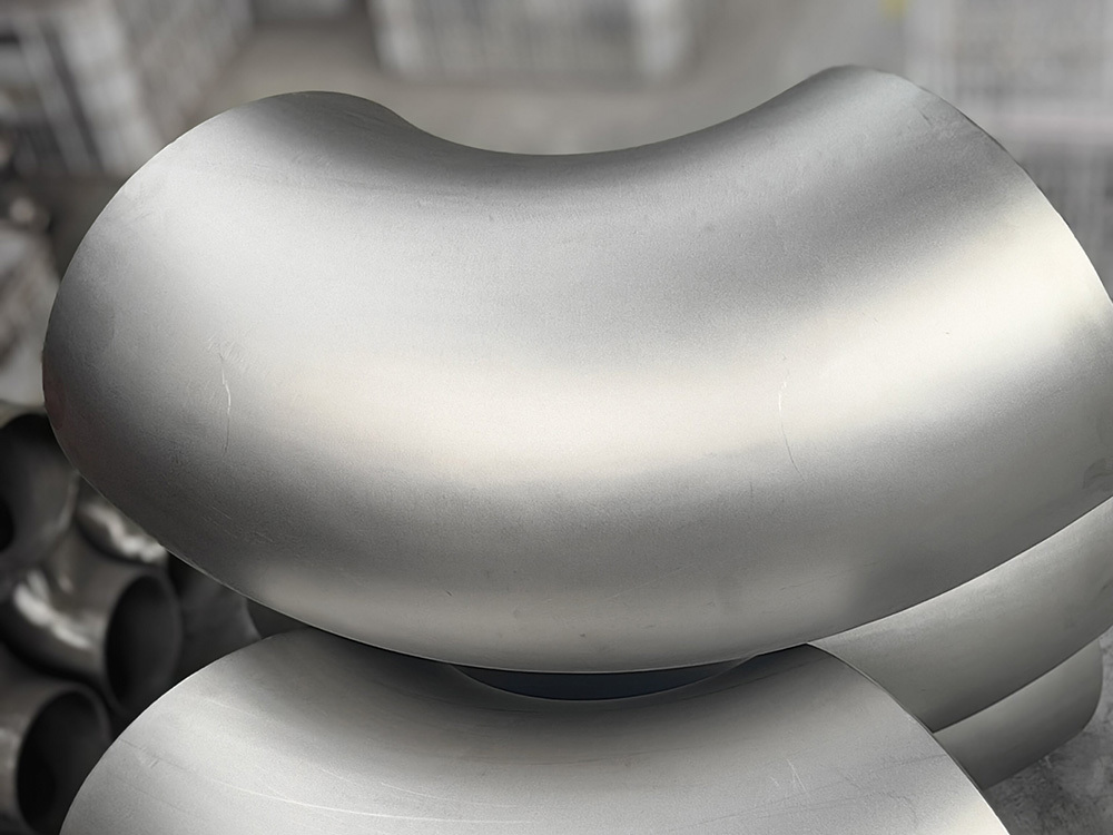 Understanding the Benefits and Applications of 316L Stainless Steel Long Radius Elbows