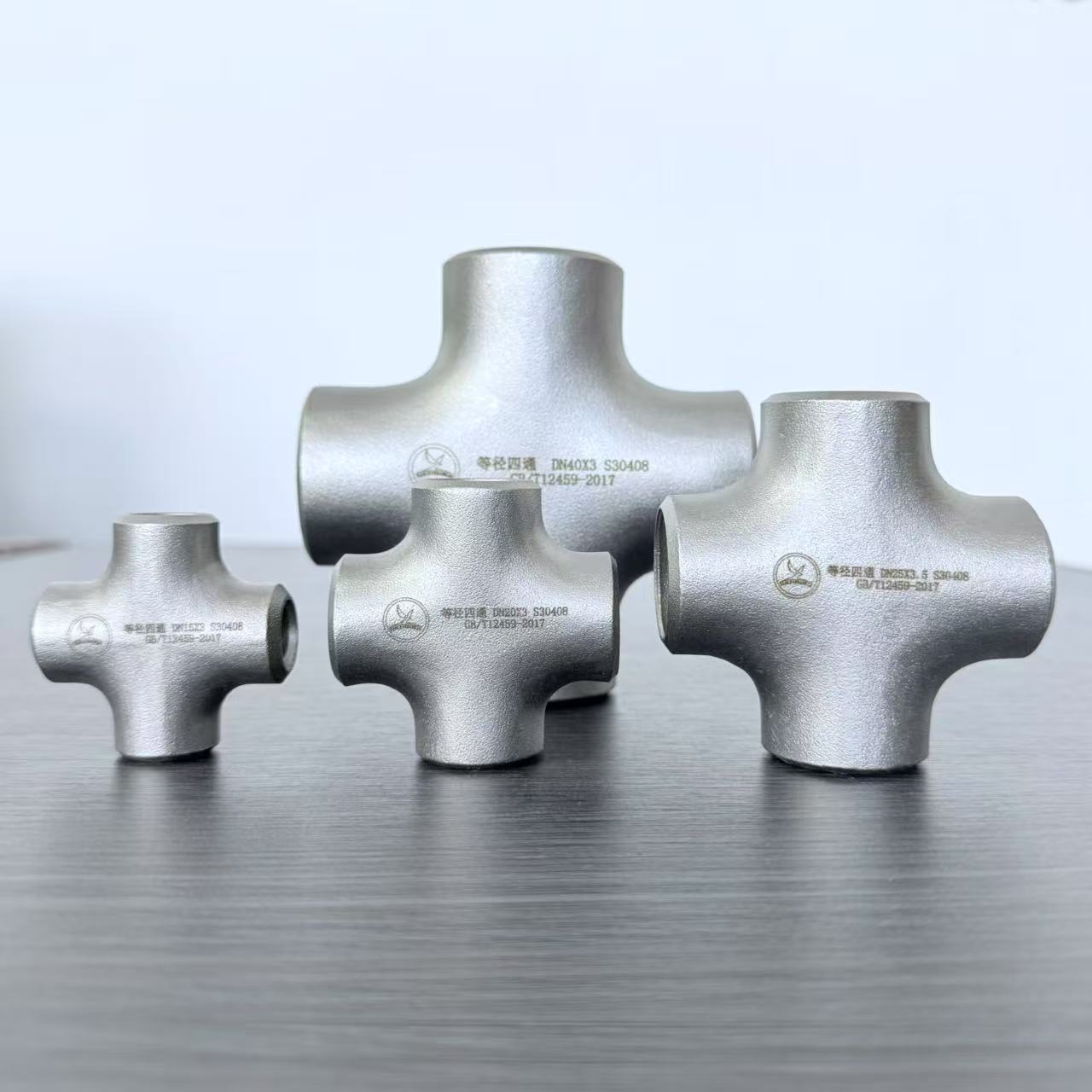 straight cross Seamless  ANSI  B16.9