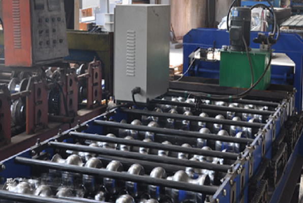 Color veneer pressing equipment