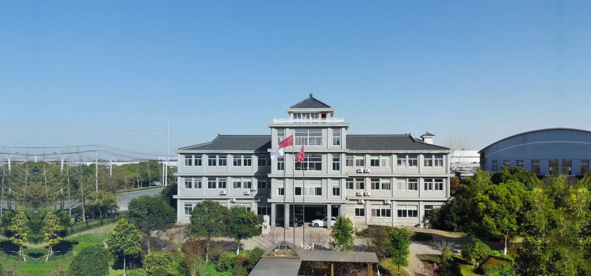 匠心铸就品质 · 服务成就品牌
