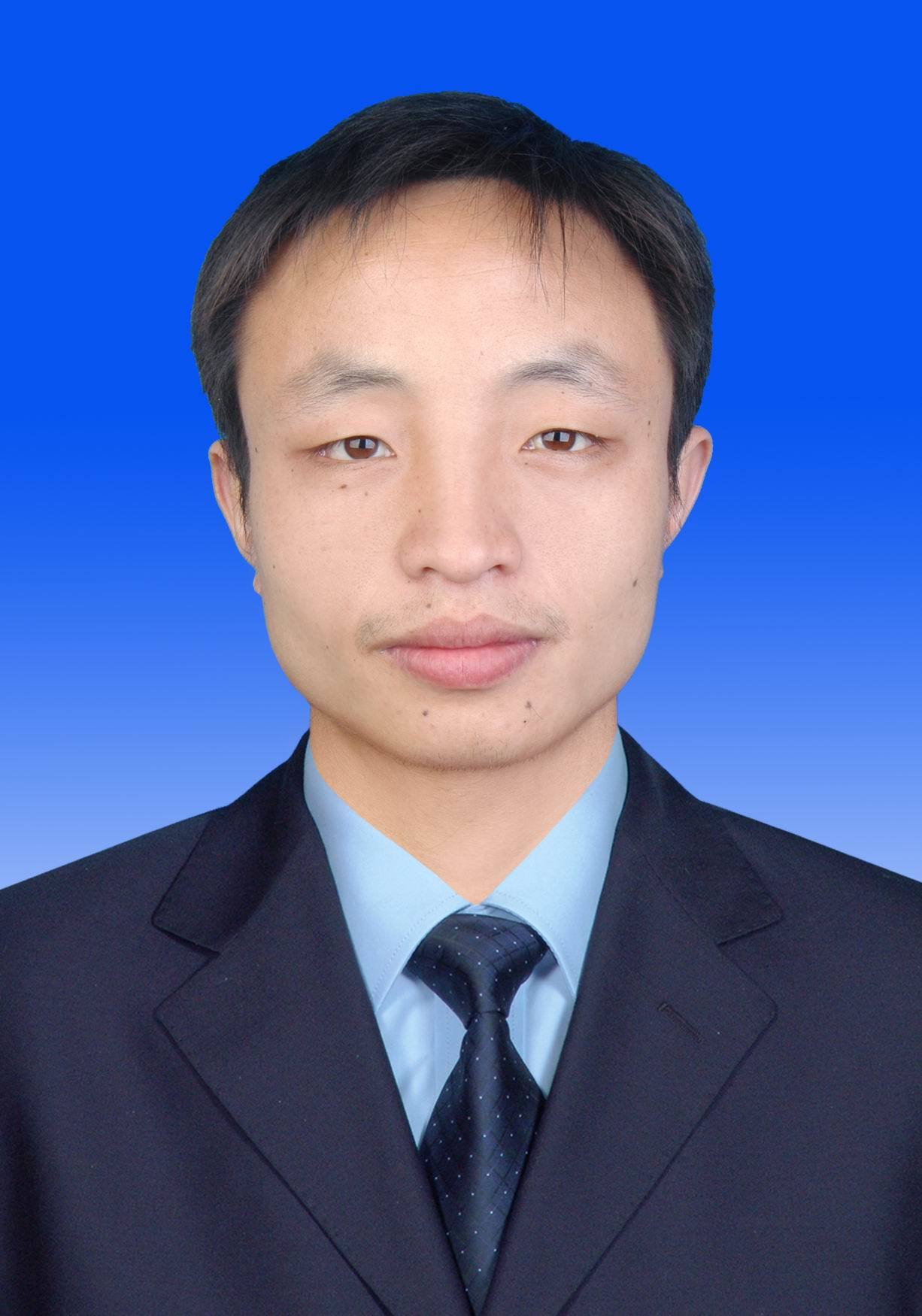 總務(wù)處副主任潘成慧