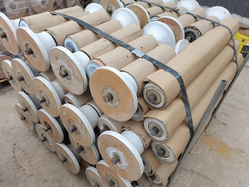 Ceramic roller