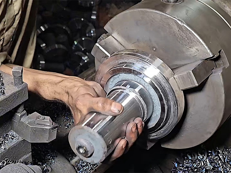 What is the working principle of a transmission shaft?