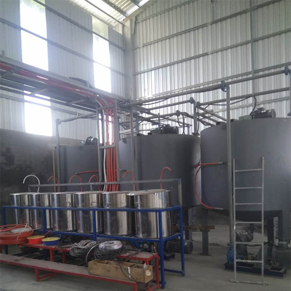 Foaming machine working tank