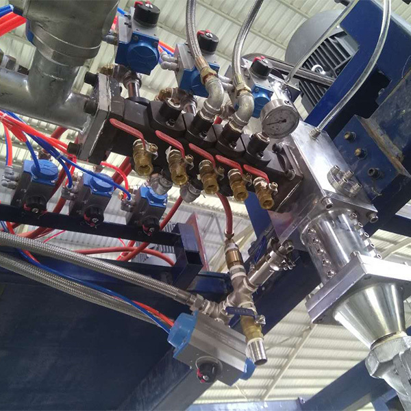 Foamer mixing head