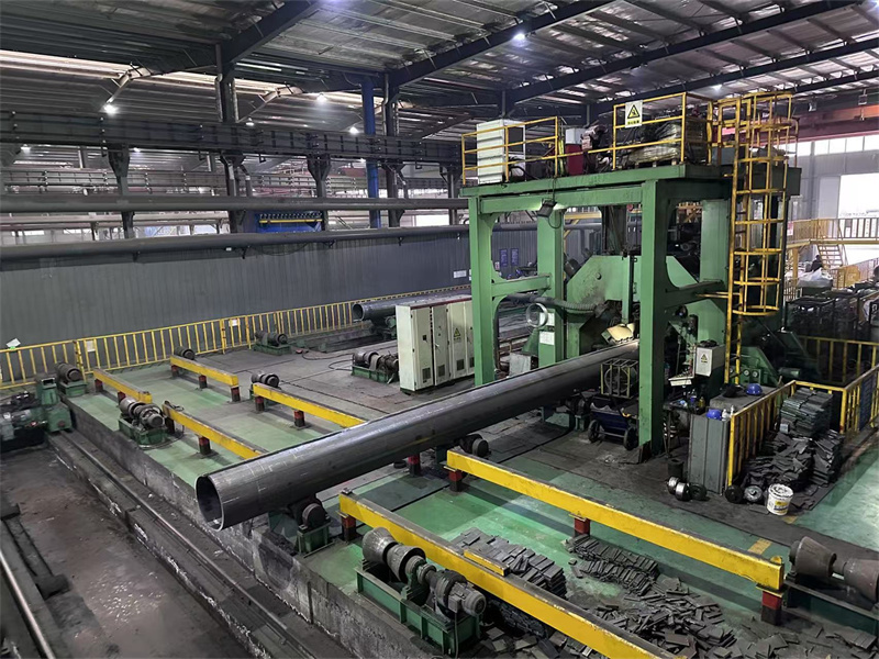 JCOE outside welding machine