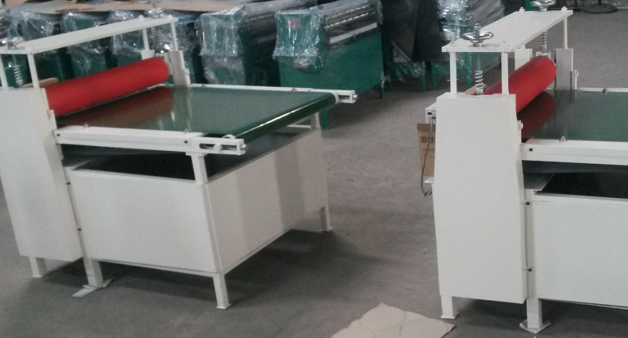滾筒壓平機(jī)配輸送帶