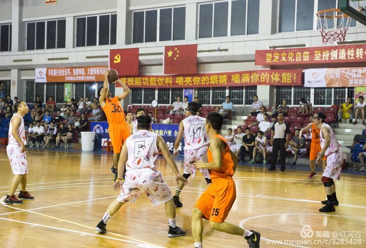 广东红波VS机关工会---一个摄影人拍摄记录的“佛山农商银行杯”三水乐平镇蓝球半决赛