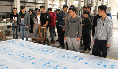 选择决定未来——广轻工学子到红波参加院校毕业生现场招聘