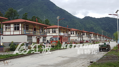 《社会纵横》栏目视觉下：墨脱上的红波合成树脂瓦