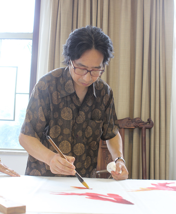 【公司新闻】“鱼鱼”如生 牡丹墨香满红波——国画大师邢华头老师莅临我司交流企业文化的艺术之美
