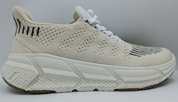 RUNNING SHOES