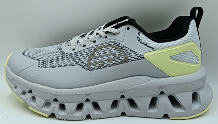 RUNNING SHOES