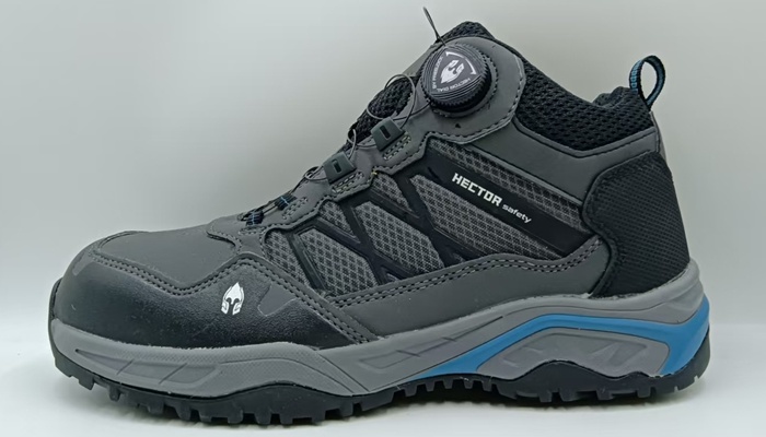 HIKING SHOES