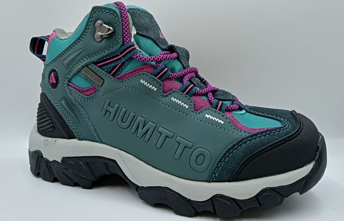 HIKING SHOES