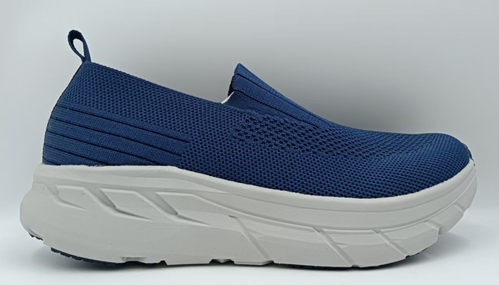 RUNNING SHOES