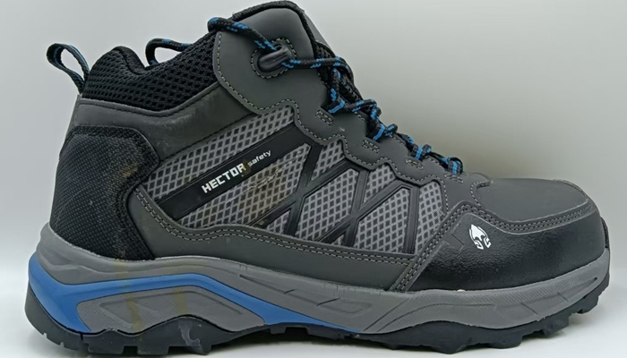 HIKING SHOES