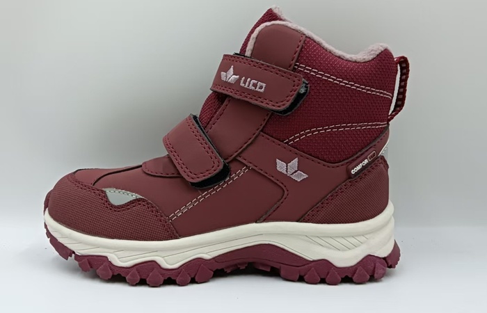 HIKING SHOES